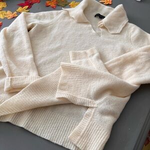Women’s Banana Republic wool cream sweater L perfect